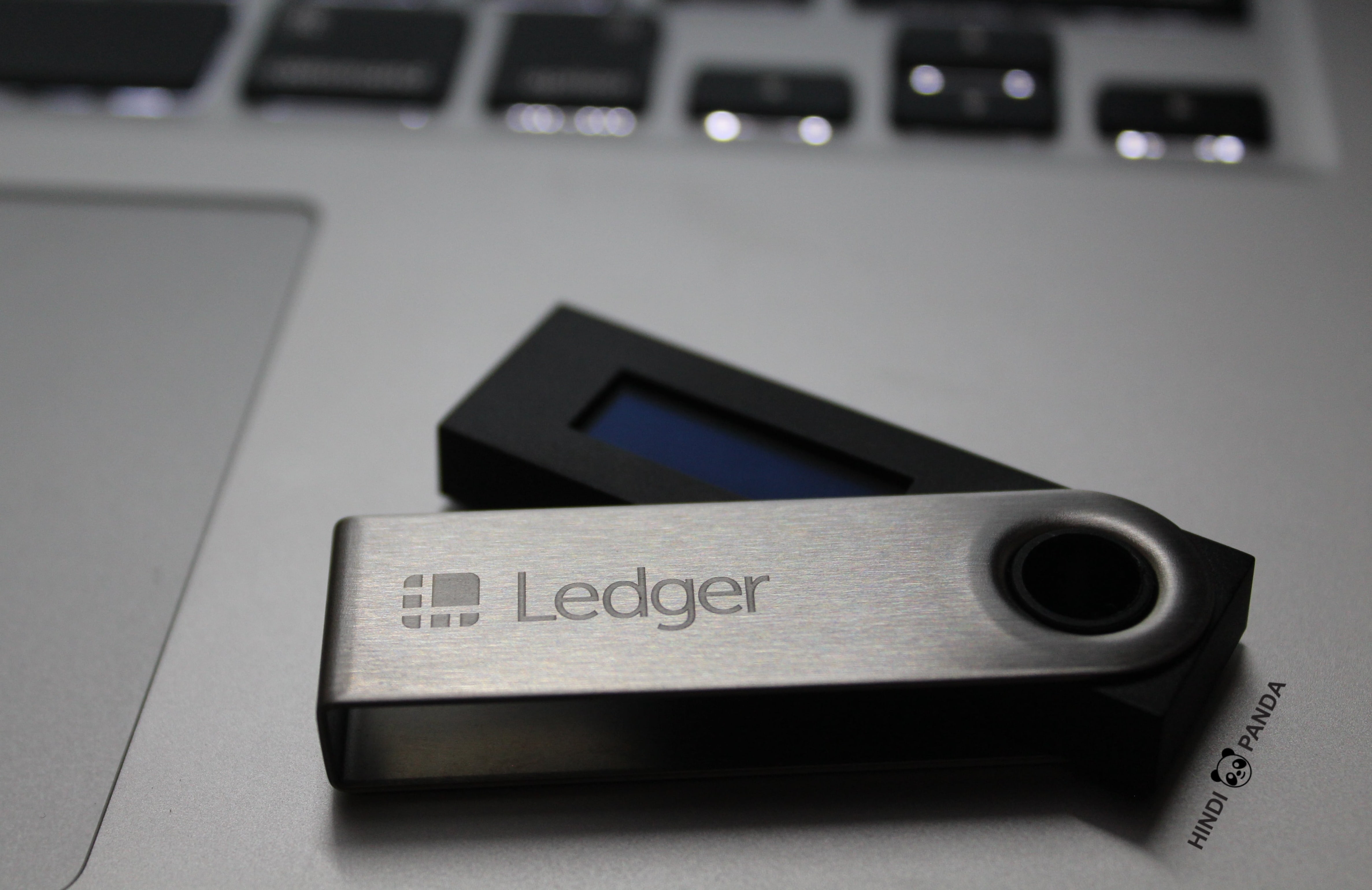 Ledger Nano S Review : Design & Unboxing Experience